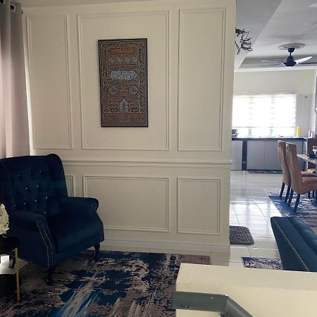 Cheerfull3 Bedroom Townhouse Terrace Kampung Dengkil Exterior photo